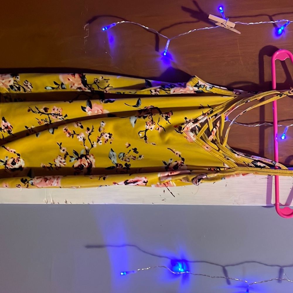 Yellow floral criss crossed tank top (spaghetti straps)